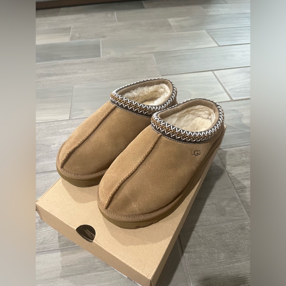 Ugg Taz Slippers